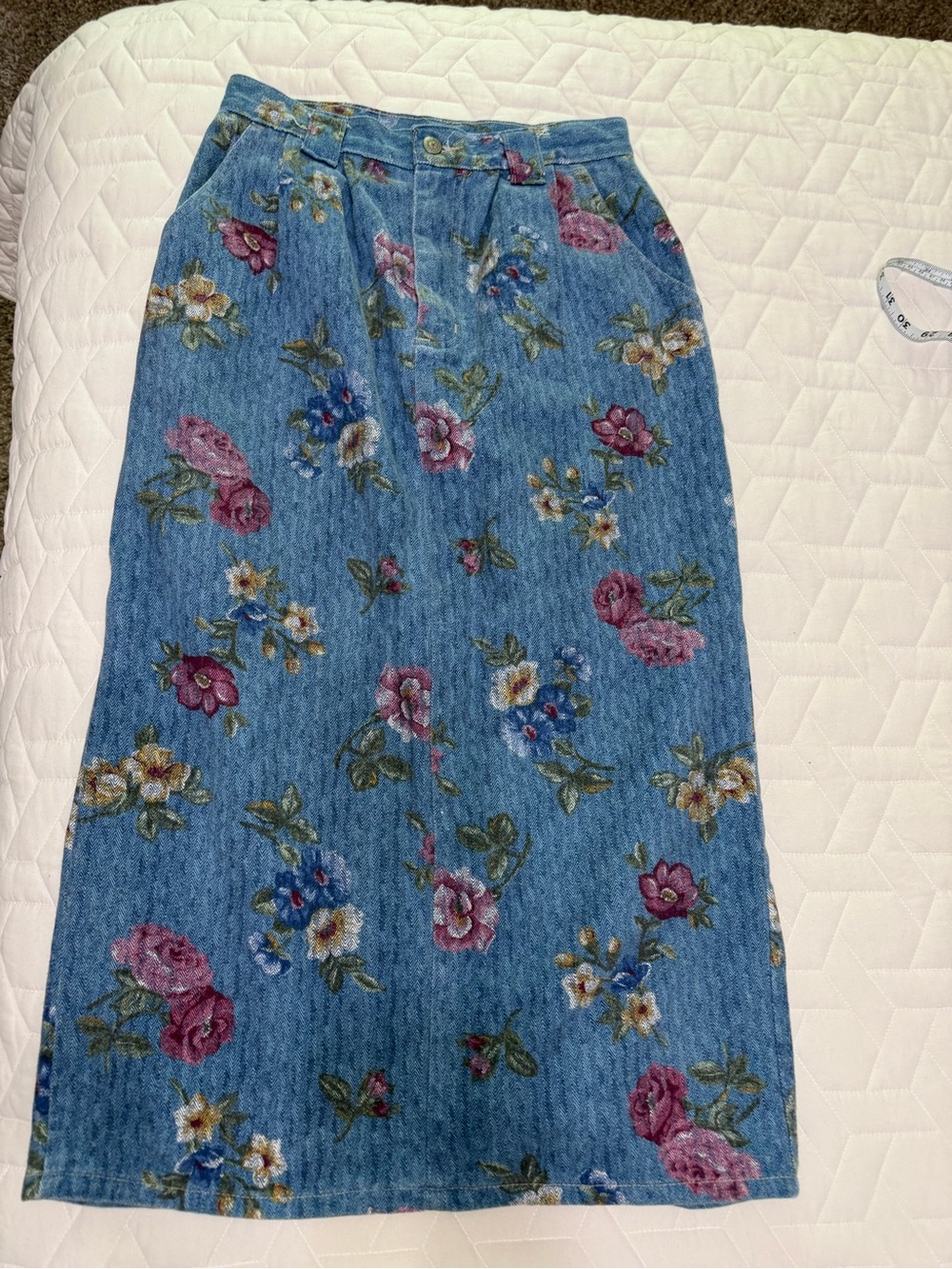 Vintage Vivaldi Jeanswear Blue Denim Midi Skirt with Floral Print